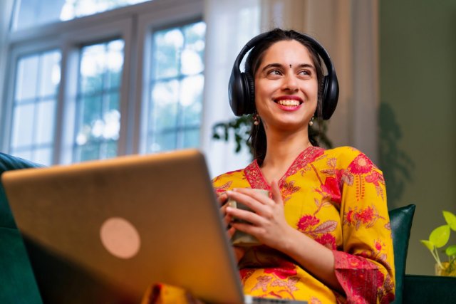 High-quality online English course from the best language center in Malaysia, focusing on comprehensive language skills development