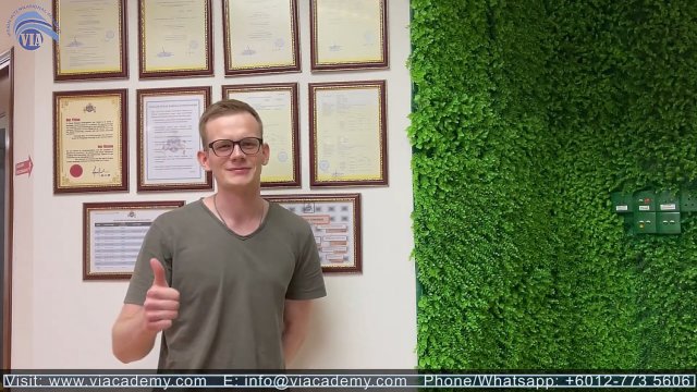 student of best english course class sharing experience